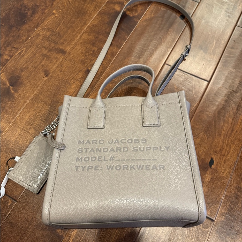 Marc Jacobs Concrete Leather tote & matching wristlet #bundle